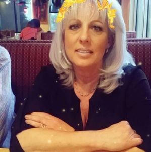 Meet your Posher, Iris